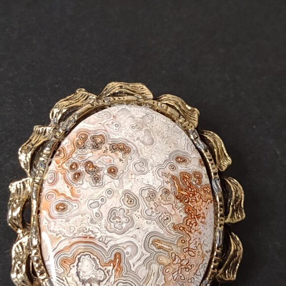 Oval Shaped Stone And Metal Brooch Pendant - Picture 3 of 10